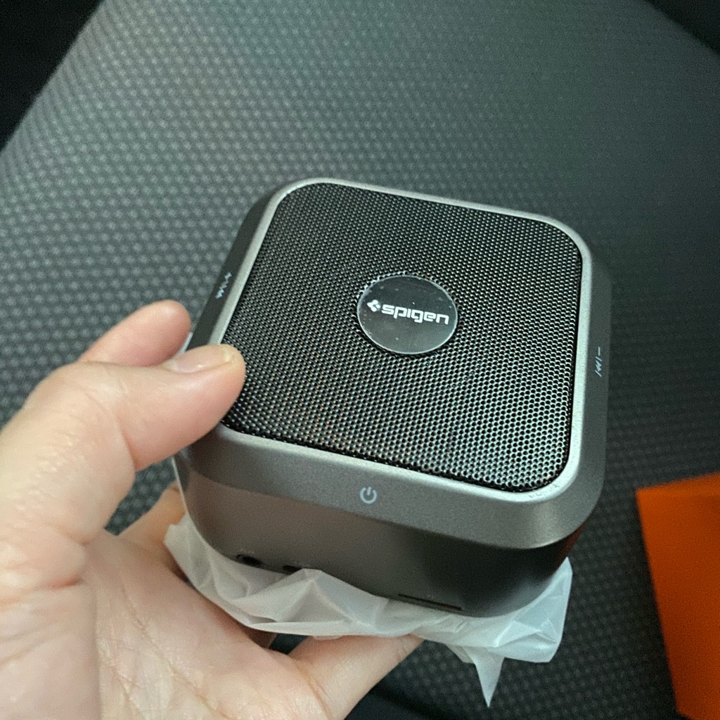 Brand New Spigen Wireless R12s Speaker